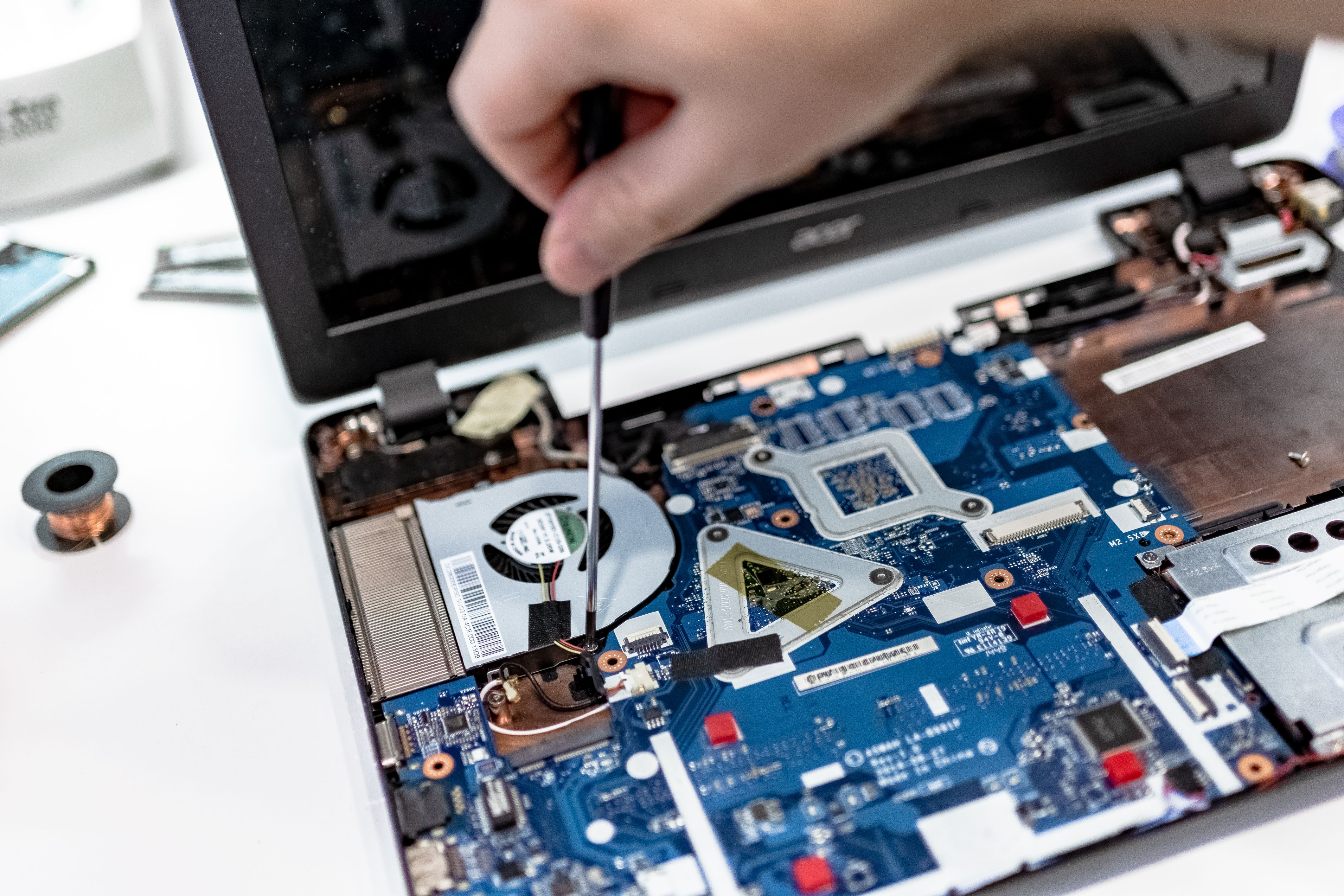Computer & Hardware Services